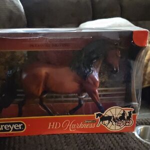 Breyer HD Harkness Chestnut Horse Figurine New In Box